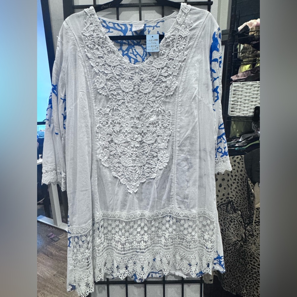 Chic White Lace Women's Tunic